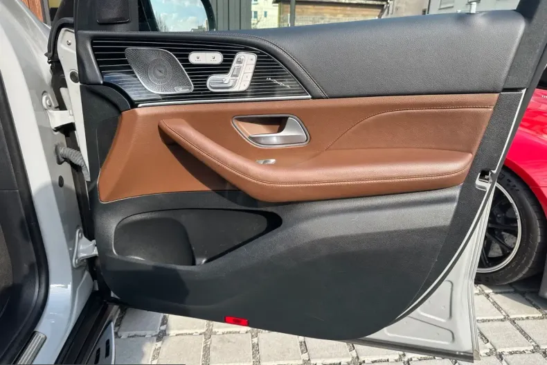 Mercedes-Benz GLE 400 (Clasa GLE) din 2023 cu 81.250 km - oferta MER203331 - foto 17