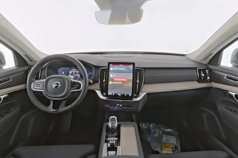 Volvo XC90 din 2025 cu 24.542 km - oferta VOL203334 - foto 8