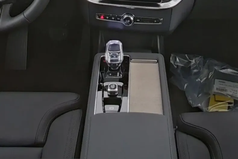 Volvo XC90 din 2025 cu 24.542 km - oferta VOL203334 - foto 9