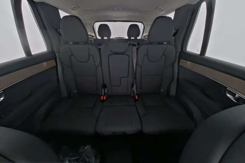 Volvo XC90 din 2025 cu 24.542 km - oferta VOL203334 - foto 10