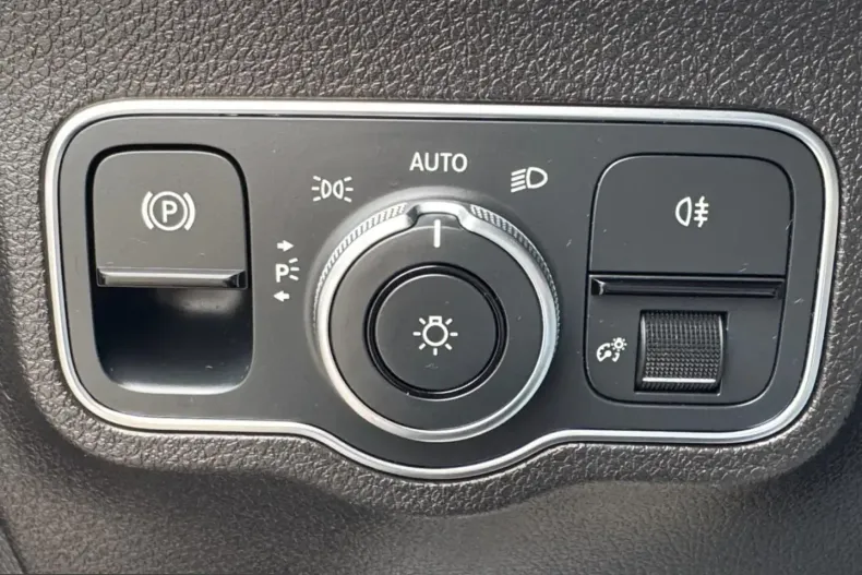 Mercedes-Benz GLB 200 (Clasa GLB) din 2021 cu 78.500 km - oferta MER203337 - foto 20