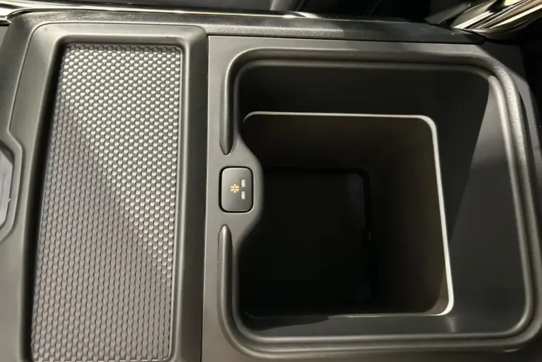 Land Rover Range Rover Sport din 2025 cu 18.500 km - oferta LAN203345 - foto 25