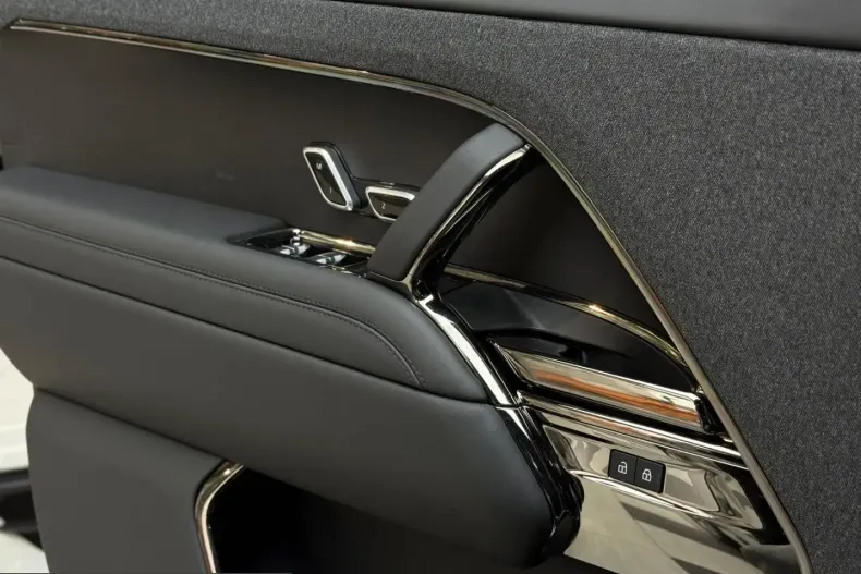 Land Rover Range Rover Sport din 2024 cu 2.800 km - oferta LAN203346 - foto 11