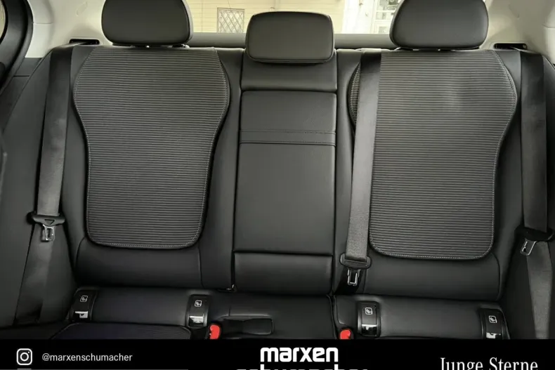 Mercedes-Benz C 300 (Clasa C) din 2022 cu 36.060 km - oferta MER203347 - foto 19