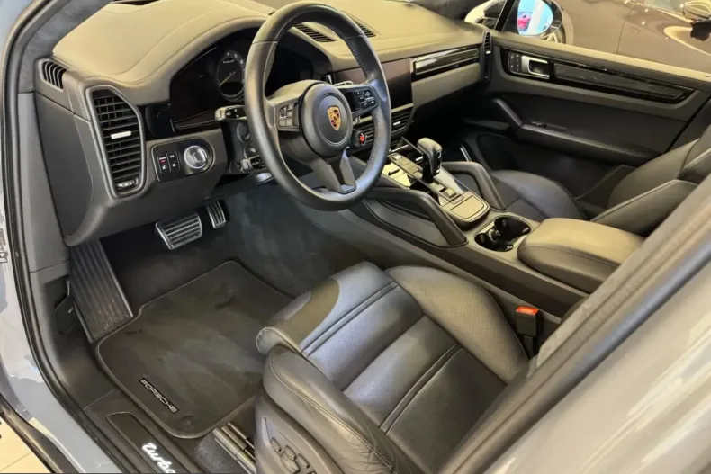 Porsche Cayenne din 2022 cu 44.728 km - oferta POR203351 - foto 8