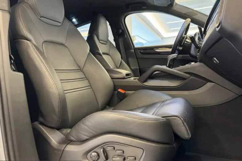 Porsche Cayenne din 2022 cu 44.728 km - oferta POR203351 - foto 13