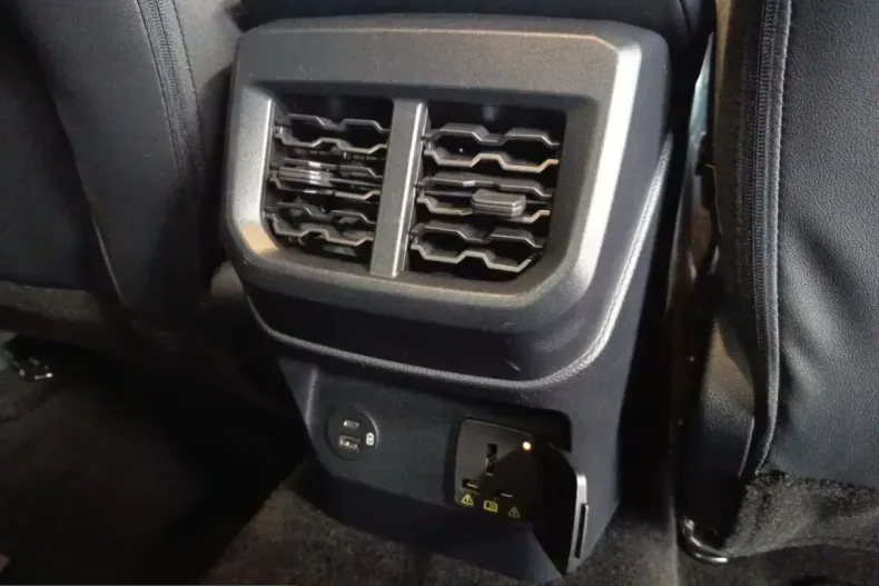 Ford Ranger din 2025 cu 10.650 km - oferta FOR203356 - foto 22