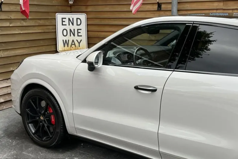 Porsche Cayenne din 2025 cu 14.784 km - oferta POR203357 - foto 8