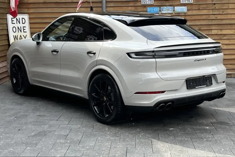 Porsche Cayenne din 2025 cu 14.784 km - oferta POR203357 - foto 9