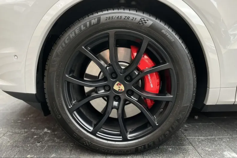 Porsche Cayenne din 2025 cu 14.784 km - oferta POR203357 - foto 17