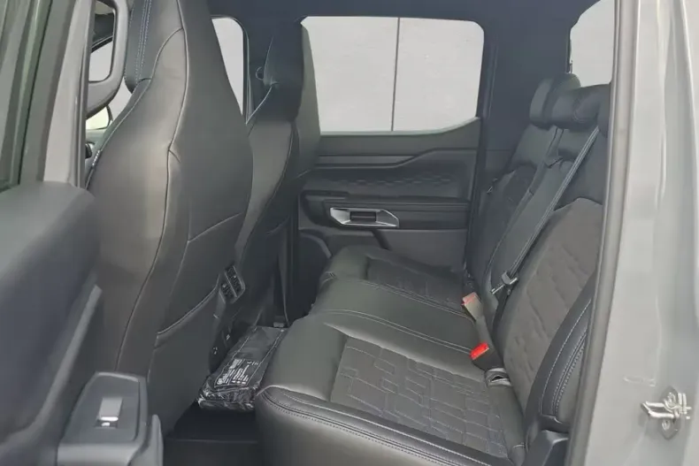 Ford Ranger din 2025 cu 10.970 km - oferta FOR203363 - foto 11