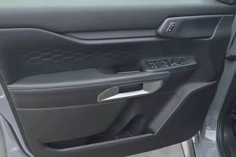 Ford Ranger din 2025 cu 10.970 km - oferta FOR203363 - foto 17