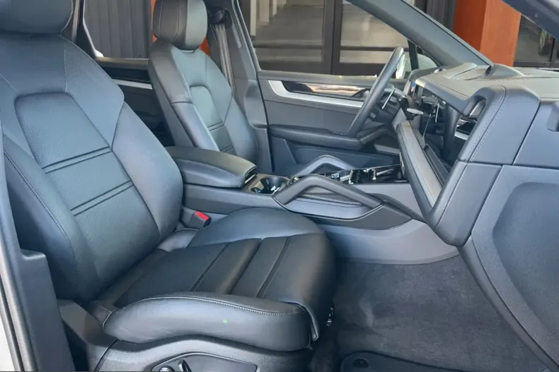 Porsche Cayenne din 2024 cu 6.200 km - oferta POR203368 - foto 5