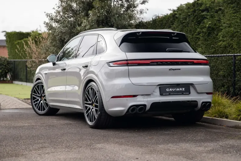 Porsche Cayenne din 2024 cu 23.364 km - oferta POR203369 - foto 3