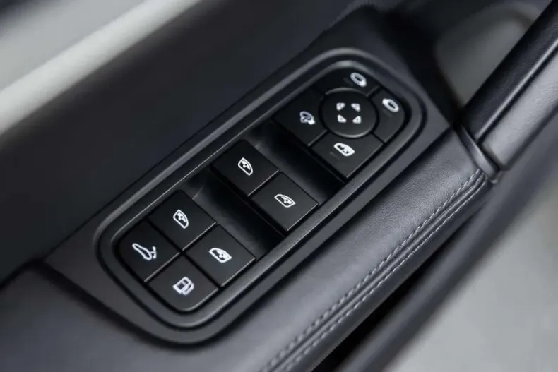 Porsche Cayenne din 2024 cu 23.364 km - oferta POR203369 - foto 33