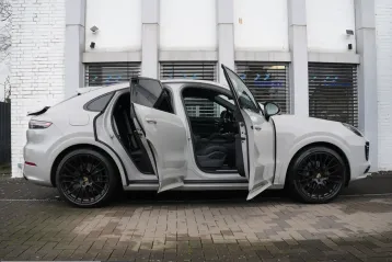 Porsche Cayenne din 2023 - oferta POR203372