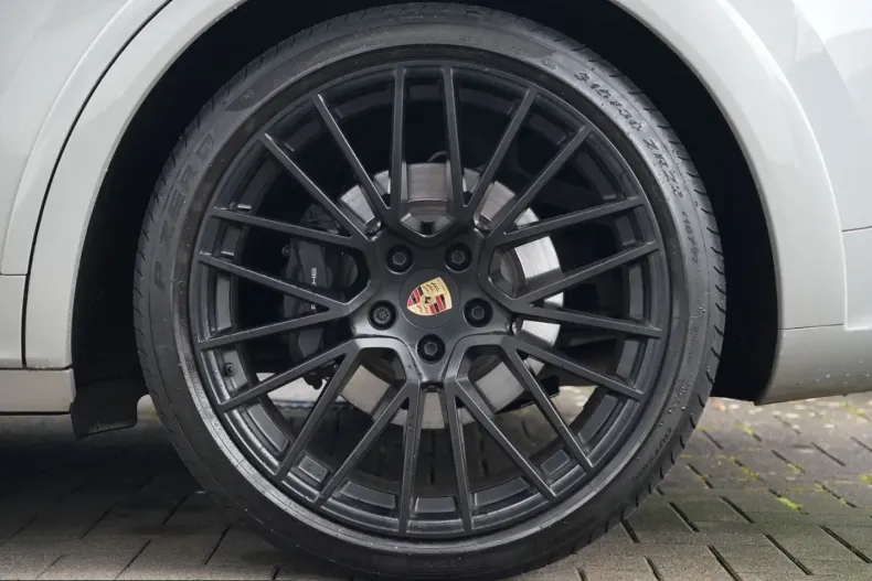 Porsche Cayenne din 2023 cu 34.000 km - oferta POR203372 - foto 17