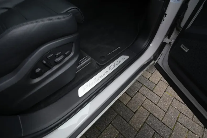 Porsche Cayenne din 2023 cu 34.000 km - oferta POR203372 - foto 24