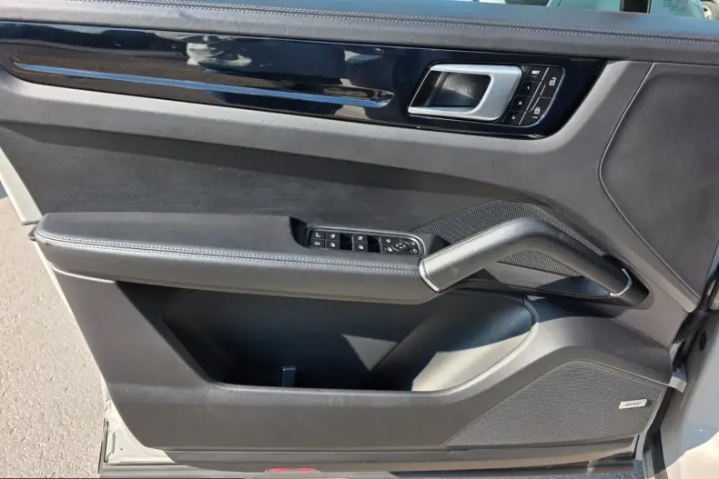 Porsche Cayenne din 2021 cu 69.500 km - oferta POR203374 - foto 24