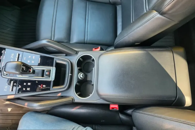 Porsche Cayenne din 2021 cu 69.500 km - oferta POR203374 - foto 35