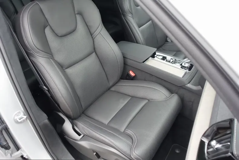 Volvo XC90 din 2025 cu 13.600 km - oferta VOL203384 - foto 9