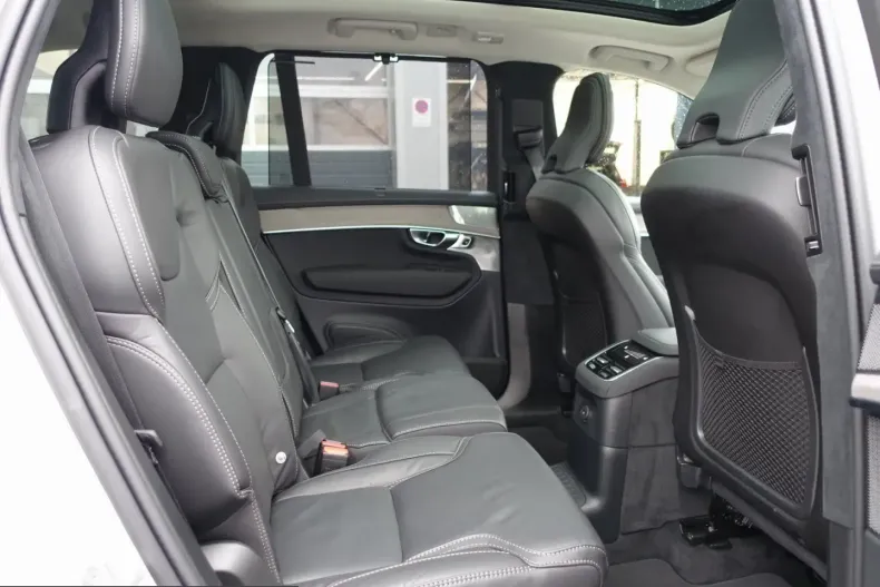Volvo XC90 din 2025 cu 13.600 km - oferta VOL203384 - foto 10