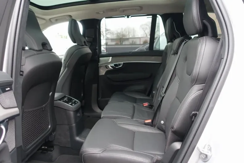 Volvo XC90 din 2025 cu 13.600 km - oferta VOL203384 - foto 12