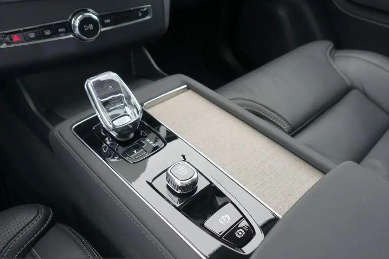 Volvo XC90 din 2025 cu 13.600 km - oferta VOL203384 - foto 15