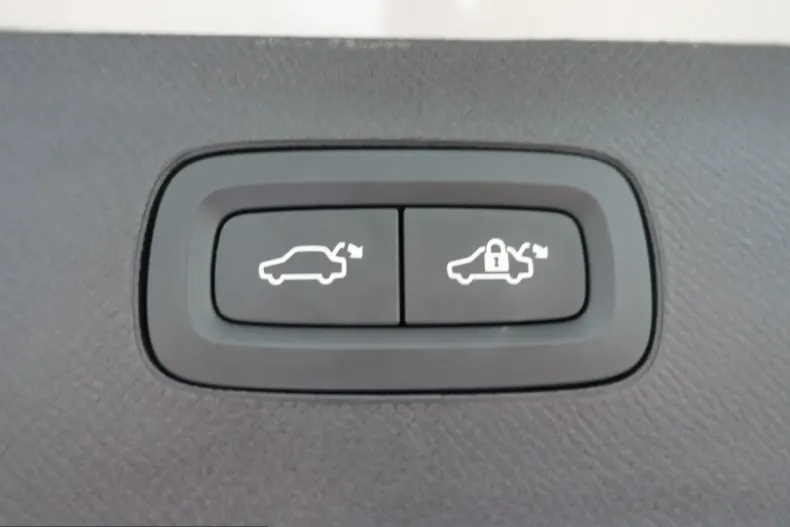 Volvo XC90 din 2025 cu 13.600 km - oferta VOL203384 - foto 31