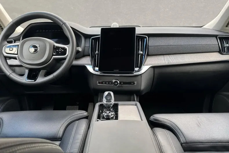 Volvo XC90 din 2025 cu 20.000 km - oferta VOL203385 - foto 4