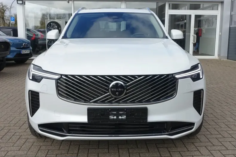 Volvo XC90 din 2025 cu 20.174 km - oferta VOL203387 - foto 2