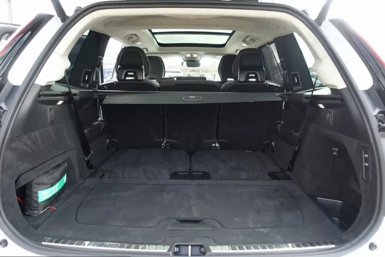 Volvo XC90 din 2025 cu 20.174 km - oferta VOL203387 - foto 12