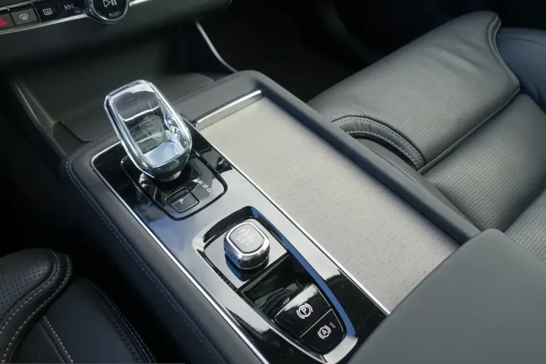 Volvo XC90 din 2025 cu 20.174 km - oferta VOL203387 - foto 24