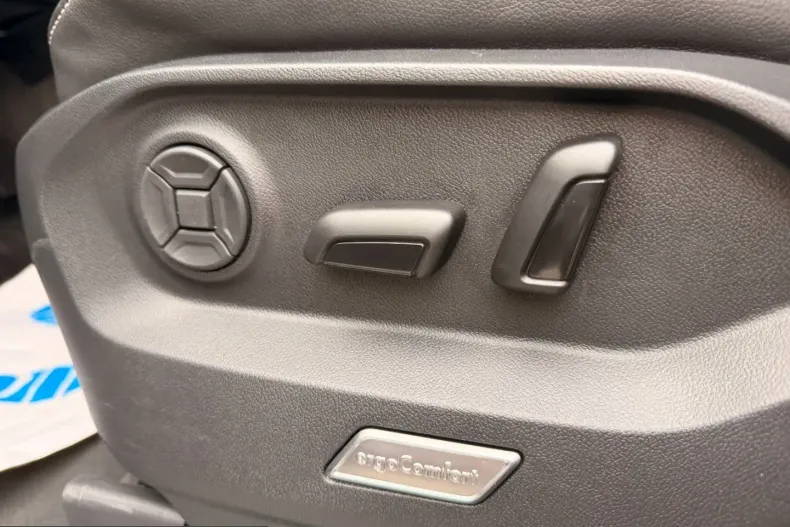 Volkswagen Touareg din 2024 cu 43.900 km - oferta VOL203390 - foto 11