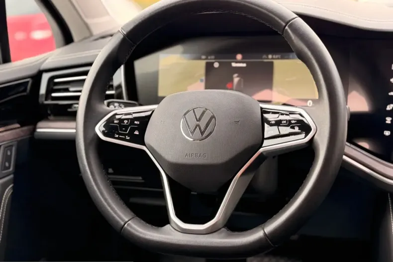 Volkswagen Touareg din 2024 cu 43.900 km - oferta VOL203390 - foto 21