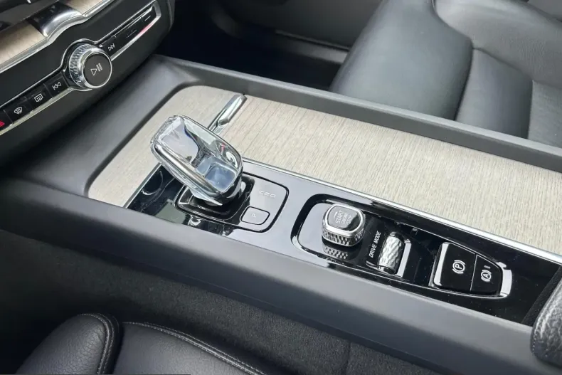 Volvo XC60 din 2022 cu 84.475 km - oferta VOL203405 - foto 20