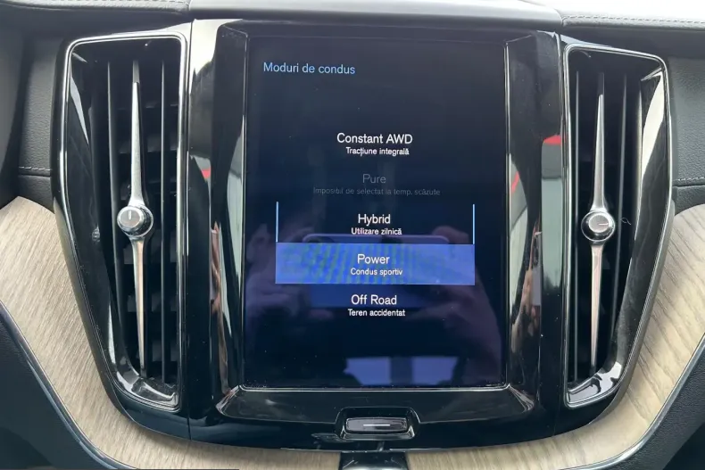 Volvo XC60 din 2022 cu 84.475 km - oferta VOL203405 - foto 27