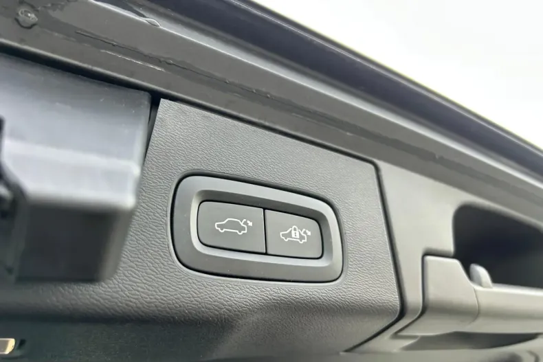 Volvo XC60 din 2022 cu 84.475 km - oferta VOL203405 - foto 32