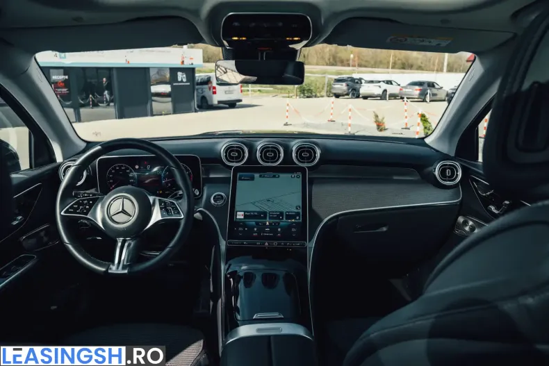 Mercedes-Benz GLC 200 (Clasa GLC) din 2023 cu 28.618 km - oferta MER203429 - foto 11