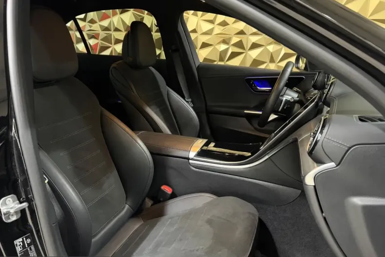 Mercedes-Benz C 300 (Clasa C) din 2024 cu 56.200 km - oferta MER203434 - foto 9