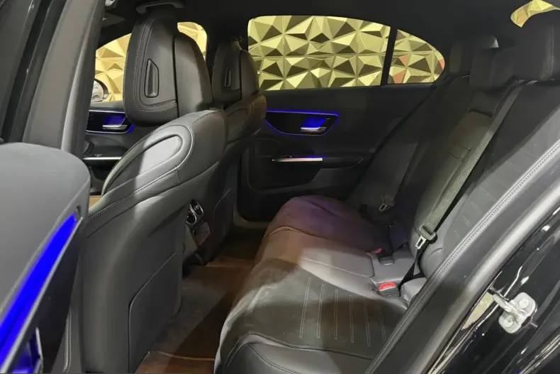 Mercedes-Benz C 300 (Clasa C) din 2024 cu 56.200 km - oferta MER203434 - foto 11