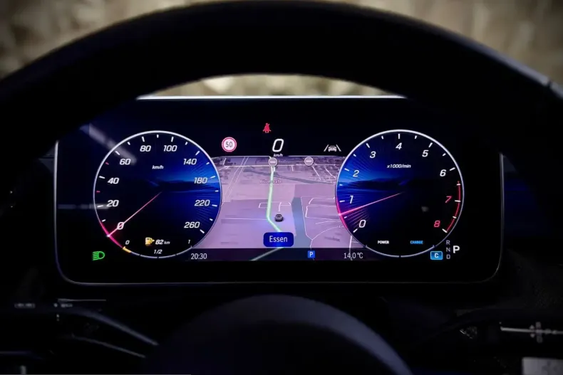 Mercedes-Benz C 300 (Clasa C) din 2024 cu 56.200 km - oferta MER203434 - foto 14