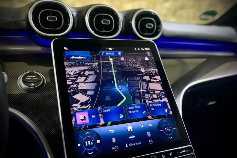 Mercedes-Benz C 300 (Clasa C) din 2024 cu 56.200 km - oferta MER203434 - foto 24