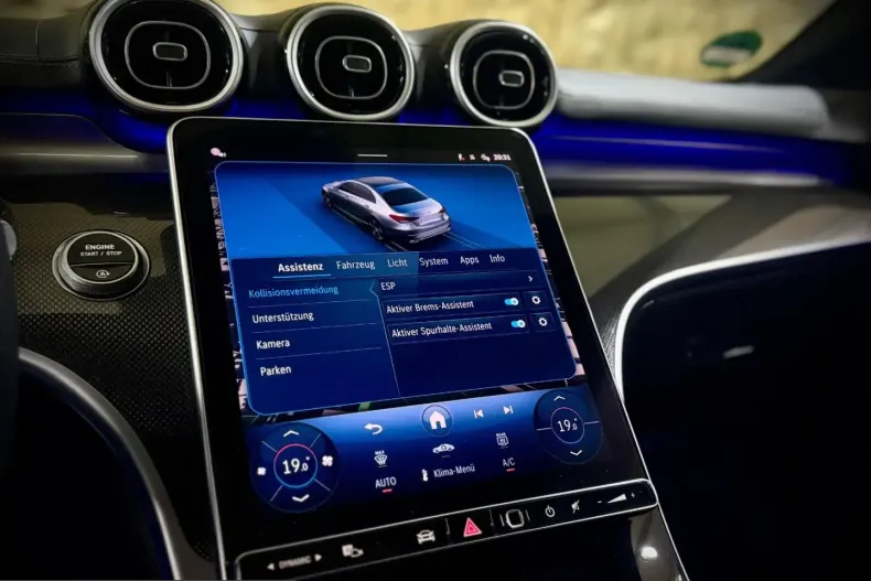 Mercedes-Benz C 300 (Clasa C) din 2024 cu 56.200 km - oferta MER203434 - foto 31