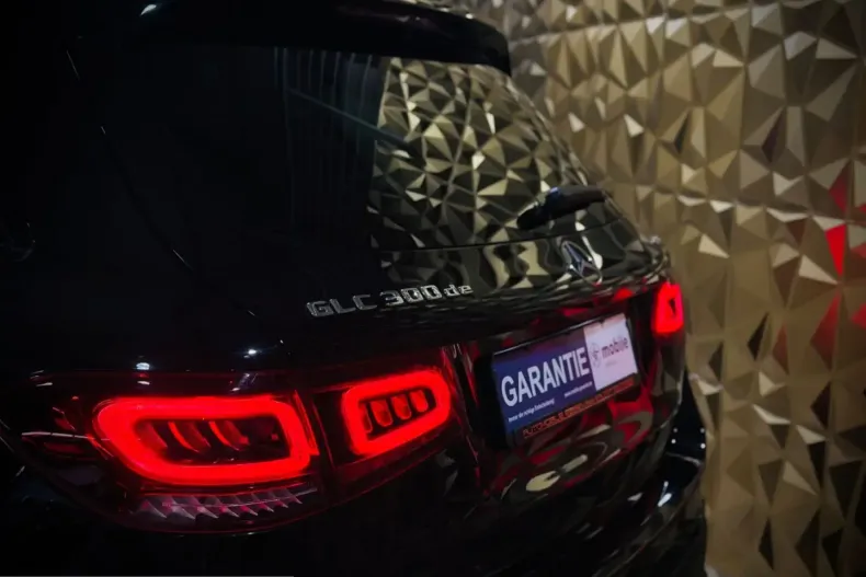 Mercedes-Benz GLC 300 (Clasa GLC) din 2021 cu 71.250 km - oferta MER203436 - foto 17