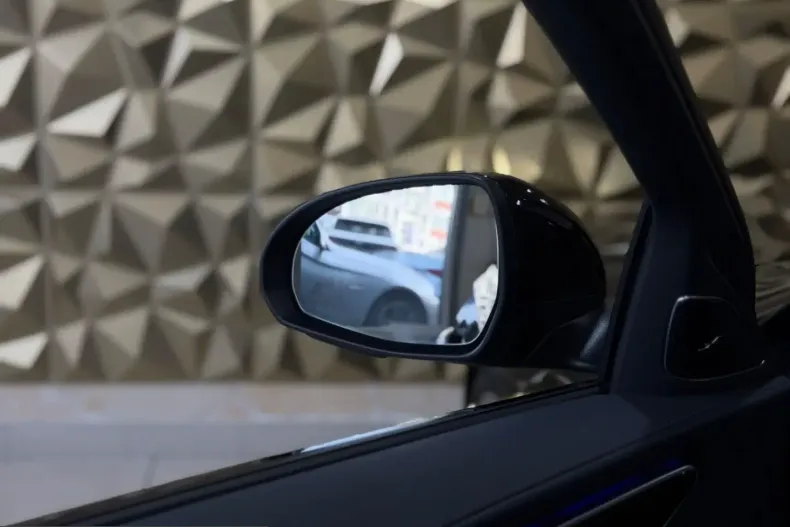 Mercedes-Benz C 300 (Clasa C) din 2025 cu 19.350 km - oferta MER203439 - foto 9