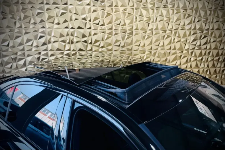 Mercedes-Benz C 300 (Clasa C) din 2025 cu 19.350 km - oferta MER203439 - foto 14