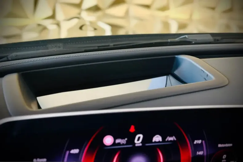 Mercedes-Benz C 300 (Clasa C) din 2025 cu 19.350 km - oferta MER203439 - foto 21