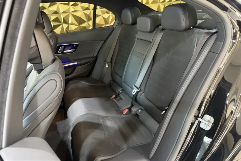 Mercedes-Benz C 300 (Clasa C) din 2025 cu 19.350 km - oferta MER203439 - foto 35