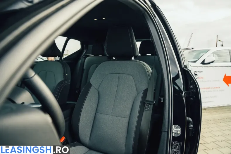 Volvo XC40 din 2023 cu 39.154 km - oferta VOL203445 - foto 8